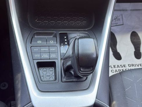 Used 2019 Toyota RAV4 XLE AWD/4WD image 37