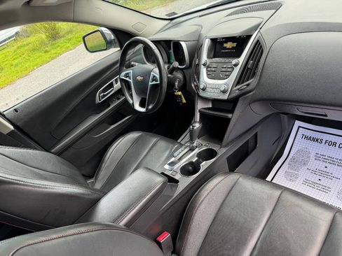 Used 2017 Chevrolet Equinox Premier w/ Enhanced Convenience Package AWD/4WD image 16