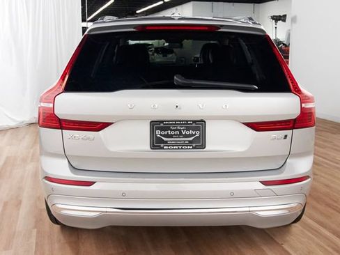 Certified 2023 Volvo XC60 B6 Ultimate w/ Climate Package AWD/4WD image 4