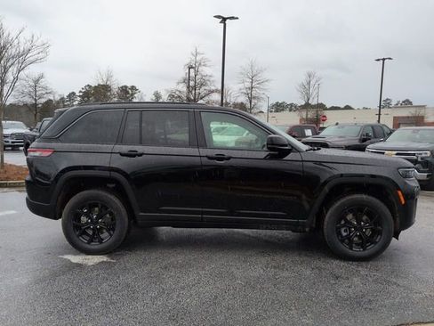 New 2026 Jeep Grand Cherokee Altitude RWD image 3
