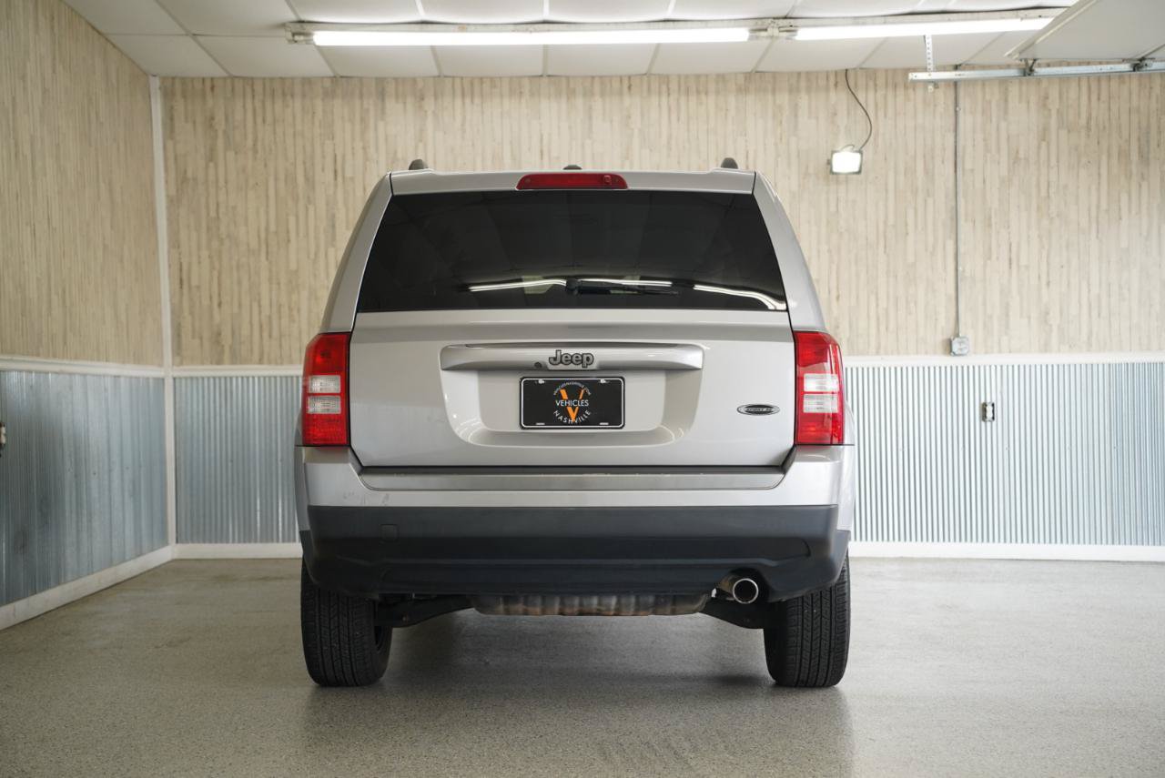 Used 2016 Jeep Patriot Sport w/ Power Value Group FWD image 8