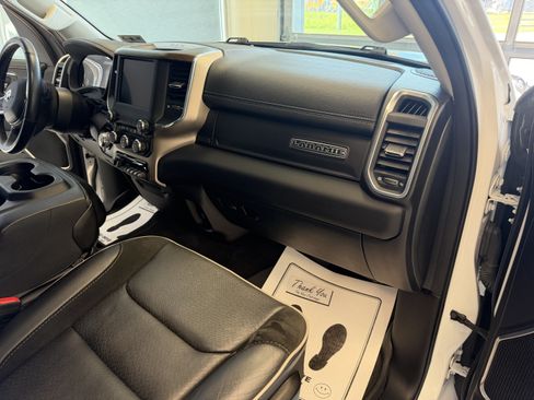 Used 2022 RAM 1500 Laramie AWD/4WD image 9