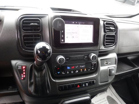 Used 2023 RAM ProMaster 2500 FWD image 13
