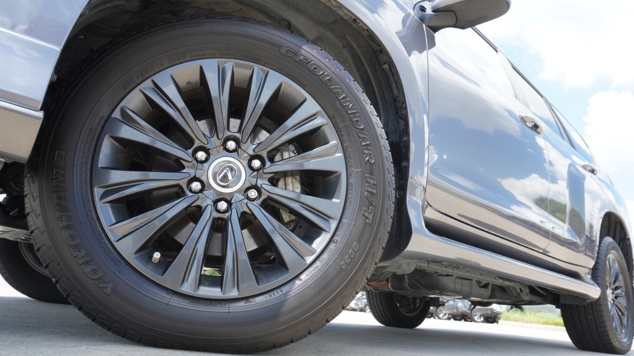 Certified 2023 Lexus GX 460 Premium w/ Accessory Package AWD/4WD image 11