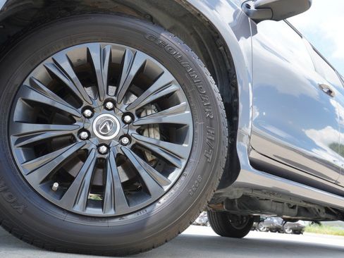Certified 2023 Lexus GX 460 Premium w/ Accessory Package AWD/4WD image 11
