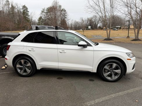 Used 2020 Audi Q5 2.0T Premium w/ Titanium Sport Package image 7
