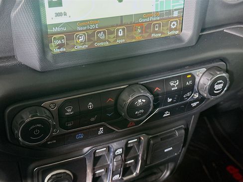 Used 2022 Jeep Wrangler Sahara w/ Cold Weather Group image 23