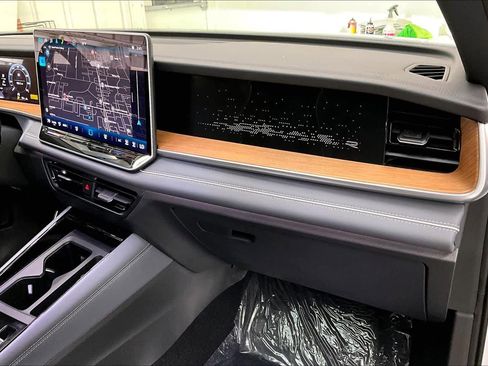 New 2026 Volkswagen Tiguan SEL R-Line image 28