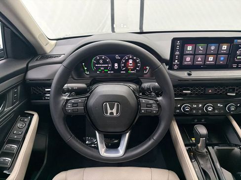 Used 2024 Honda Accord Touring image 25
