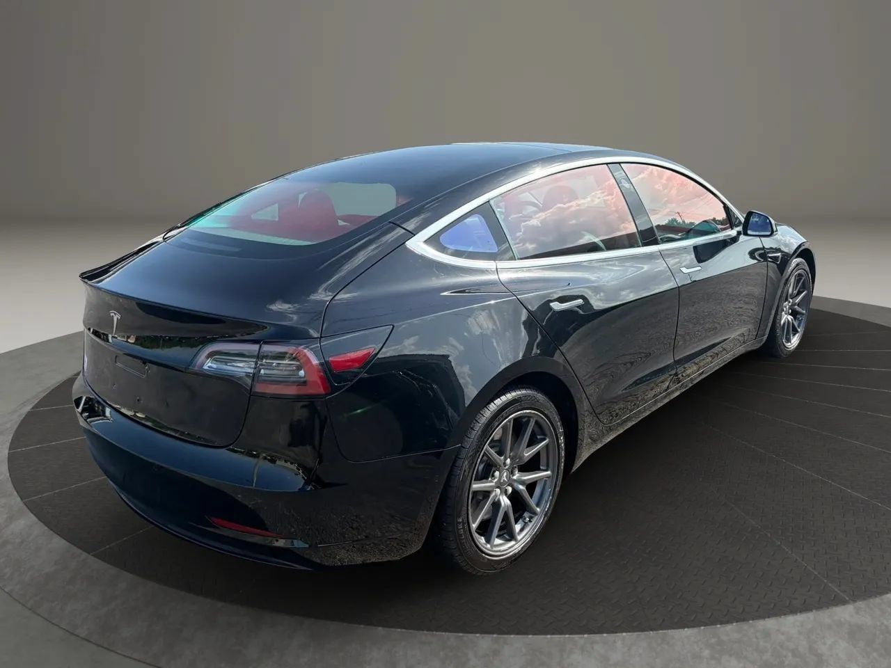 Used 2018 Tesla Model 3 Long Range RWD image 6