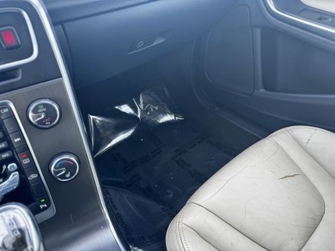 Used 2013 Volvo S60 T5 image 20