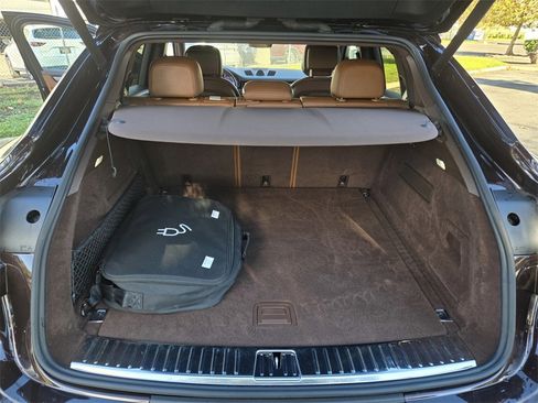 Used 2023 Porsche Cayenne Platinum Edition w/ Premium Package Plus (PIA) image 42