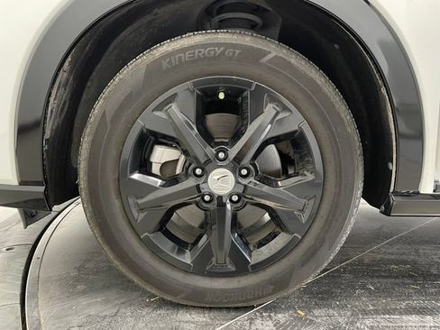 Used 2024 Honda HR-V EX-L image 10