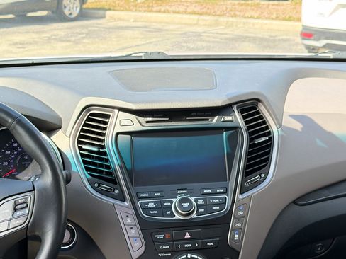 Used 2016 Hyundai Santa Fe Limited w/ Option Group 04 image 19