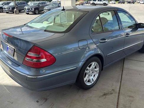 Used 2005 Mercedes-Benz E 320 Sedan image 3