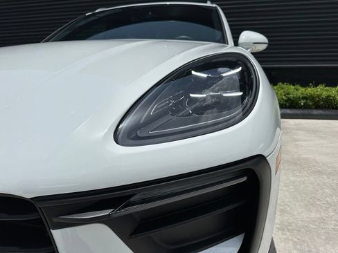 Used 2024 Porsche Macan AWD/4WD image 9