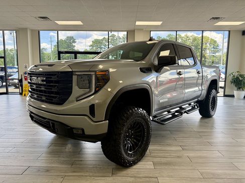 Used 2023 GMC Sierra 1500 Elevation AWD/4WD image 3