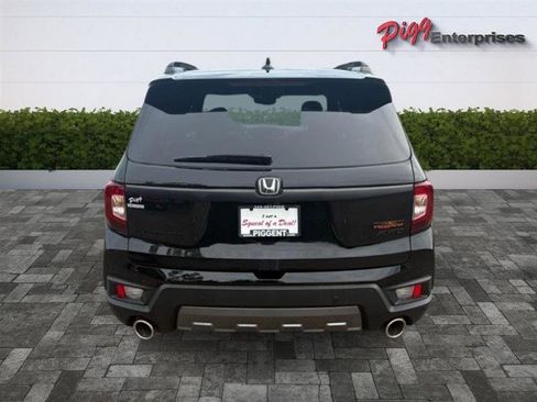 Used 2023 Honda Passport TrailSport image 12