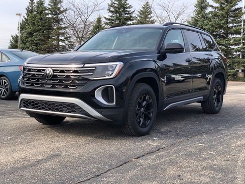 New 2026 Volkswagen Atlas Peak Edition AWD/4WD image 3