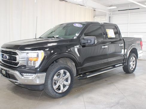 Used 2021 Ford F150 XLT w/ Equipment Group 302A High AWD/4WD image 4