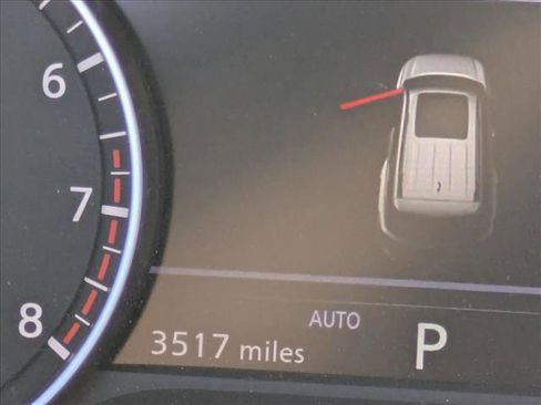 Used 2025 Nissan Pathfinder S image 10