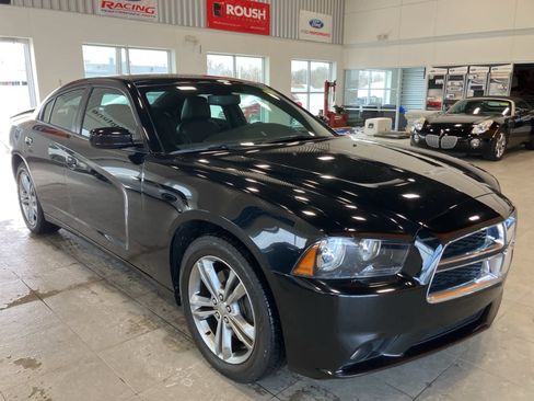 Used 2013 Dodge Charger SXT Plus image 3