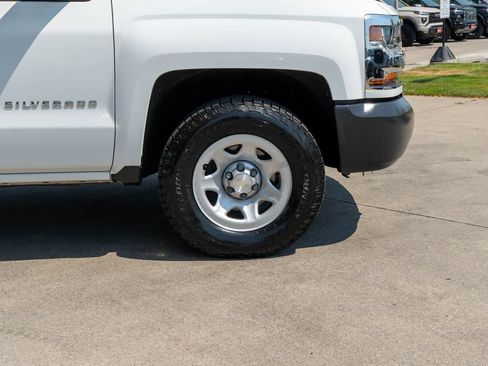 Used 2019 Chevrolet Silverado 1500 W/T AWD/4WD image 32