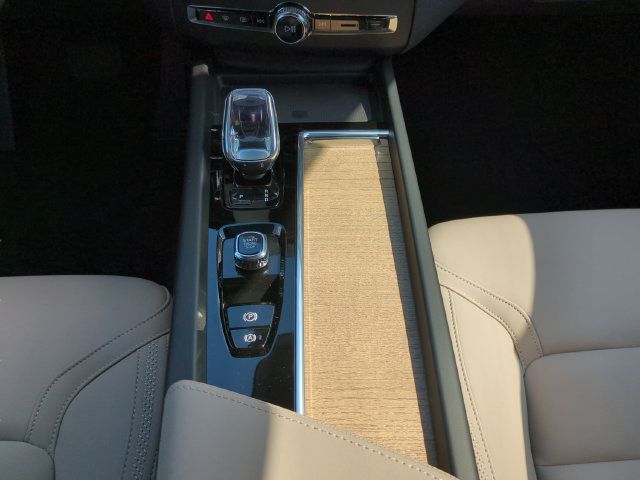 New 2026 Volvo XC60 B5 Plus AWD/4WD image 14