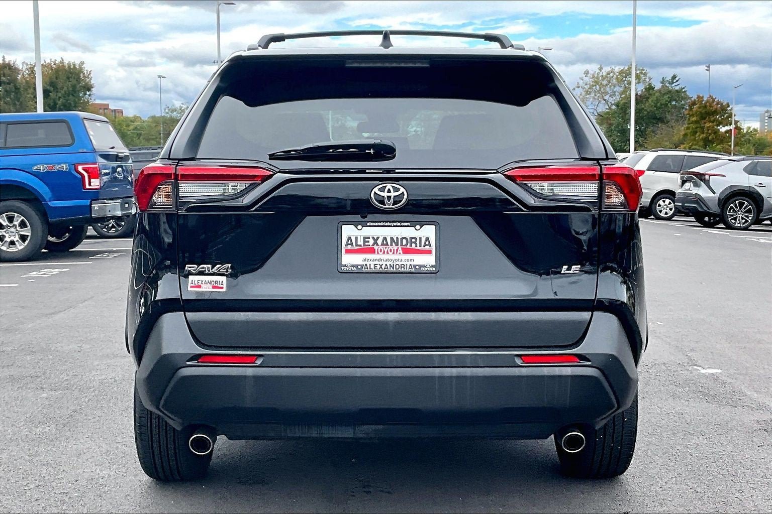 Used 2020 Toyota RAV4 LE w/ Carpet Mat Package FWD image 4