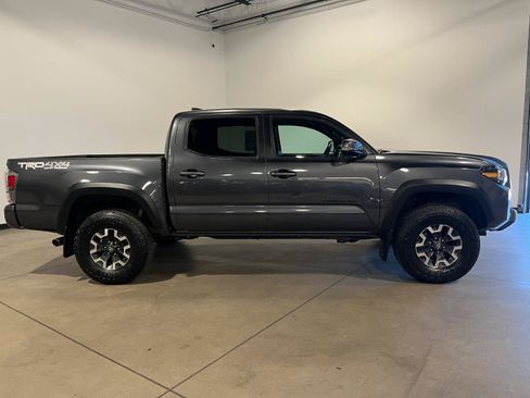 Used 2023 Toyota Tacoma TRD Off-Road w/ Advanced Technology Package AWD/4WD image 2