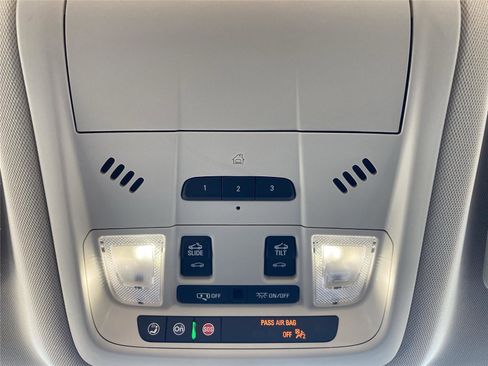 Used 2023 GMC Acadia Denali w/ Denali Ultimate Package image 24