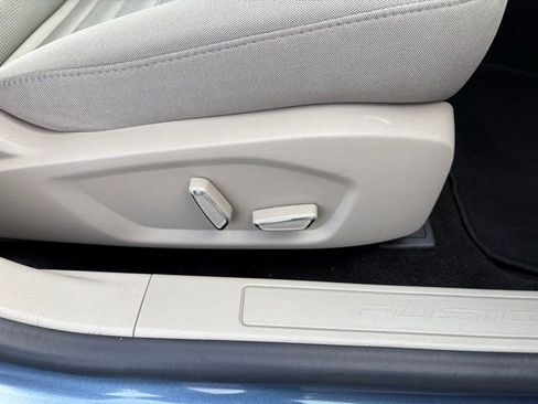 Used 2019 Ford Fusion SE image 38