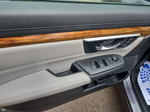 Used 2017 Honda CR-V Touring image 10
