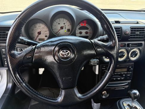 Used 2003 Toyota MR2 image 9