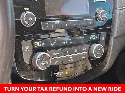 Used 2017 Nissan Rogue SV image 17