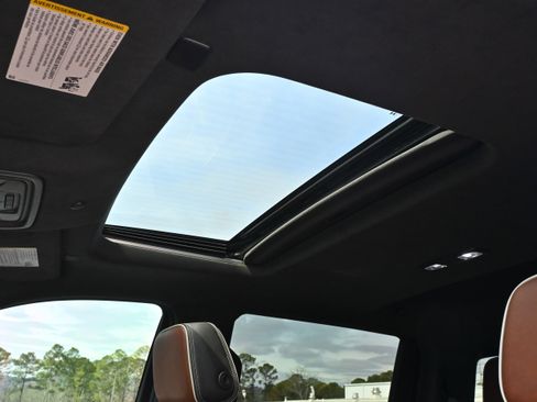 Used 2025 GMC Sierra 2500 Denali Ultimate image 9