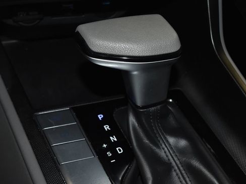 Used 2024 Hyundai Elantra SEL FWD image 19