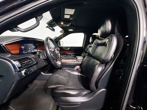 Used 2021 Lincoln Navigator Reserve image 14