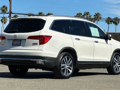 Used 2017 Honda Pilot Touring image 5