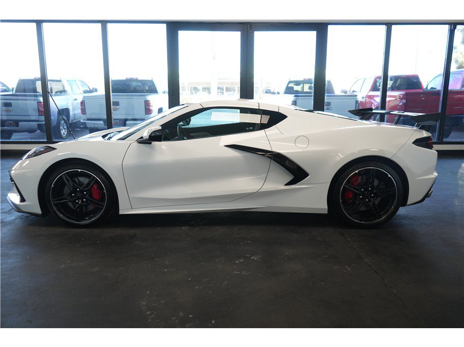 Used 2022 Chevrolet Corvette Stingray Preferred Cpe w/ Z51 Performance Package RWD image 4