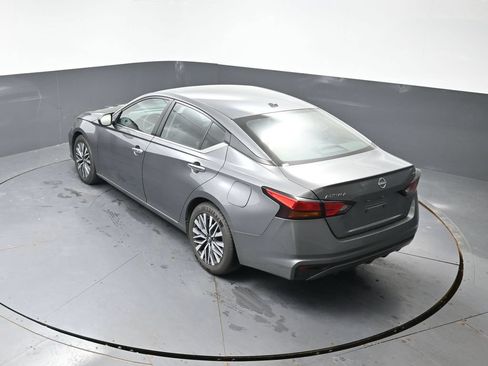 Used 2024 Nissan Altima 2.5 SV FWD image 20