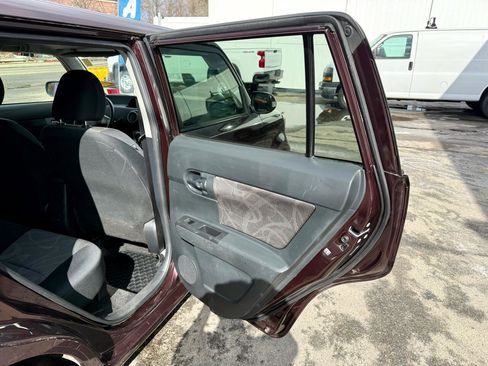 Used 2015 Scion xB image 22