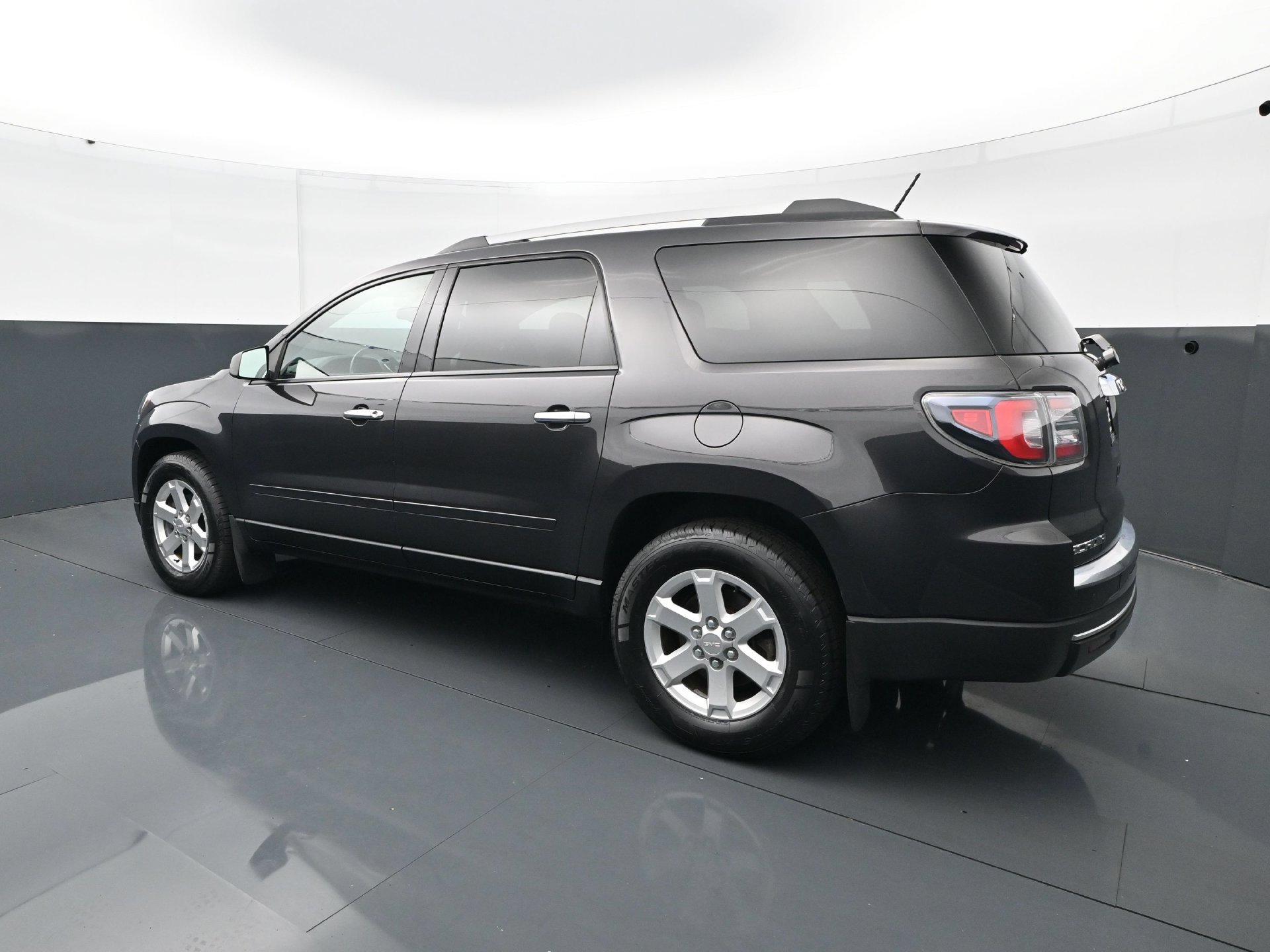 Used 2015 GMC Acadia SLE AWD/4WD image 4