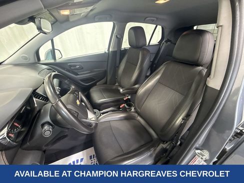 Used 2020 Chevrolet Trax LT w/ LT Convenience Package FWD image 26