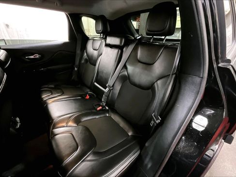 Used 2019 Jeep Cherokee Latitude Plus image 20