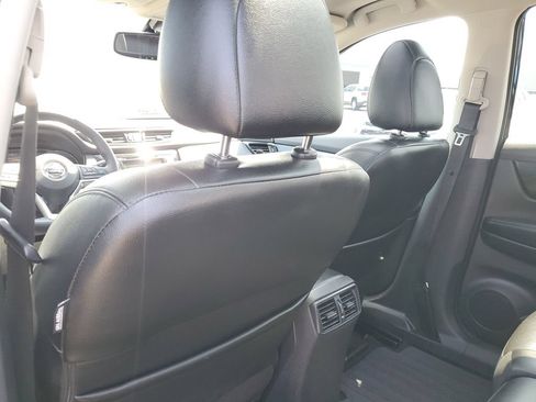 Used 2019 Nissan Rogue SL AWD/4WD image 32
