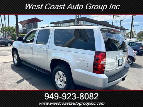 Used 2014 Chevrolet Suburban LT image 6