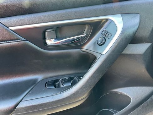 Certified 2018 Nissan Altima 2.5 SR image 12