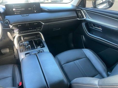 Certified 2025 MAZDA CX-70 Plug-In Hybrid w/ Premium Pkg image 13