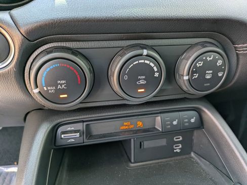 Used 2025 MAZDA MX-5 Miata RF Club image 18